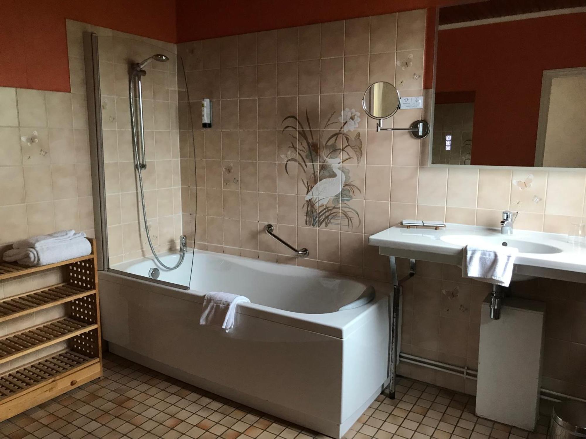 Logis Hotel & Restaurant La Paix Le Nouvion-en-Thierache Dış mekan fotoğraf