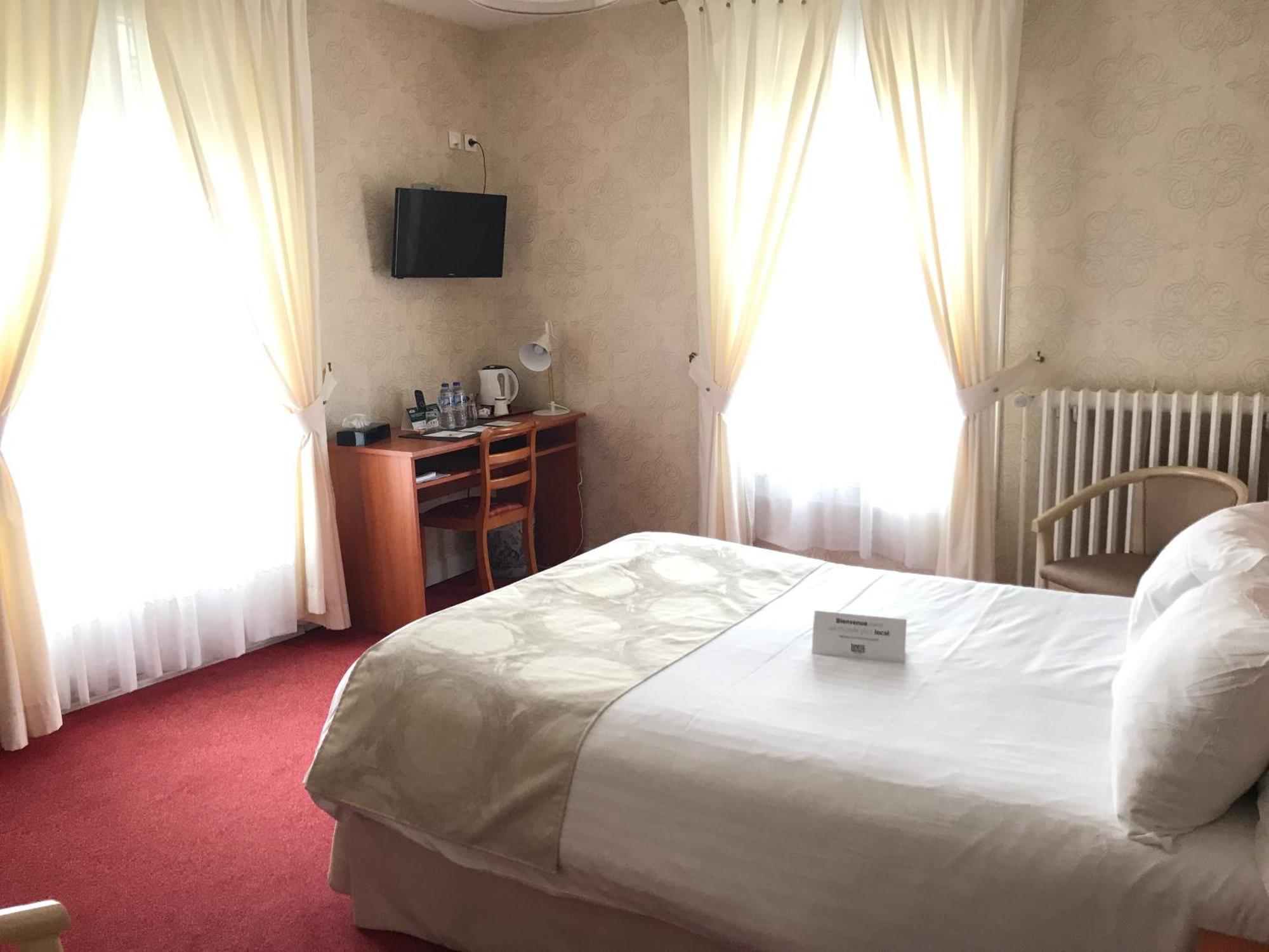 Logis Hotel & Restaurant La Paix Le Nouvion-en-Thierache Dış mekan fotoğraf