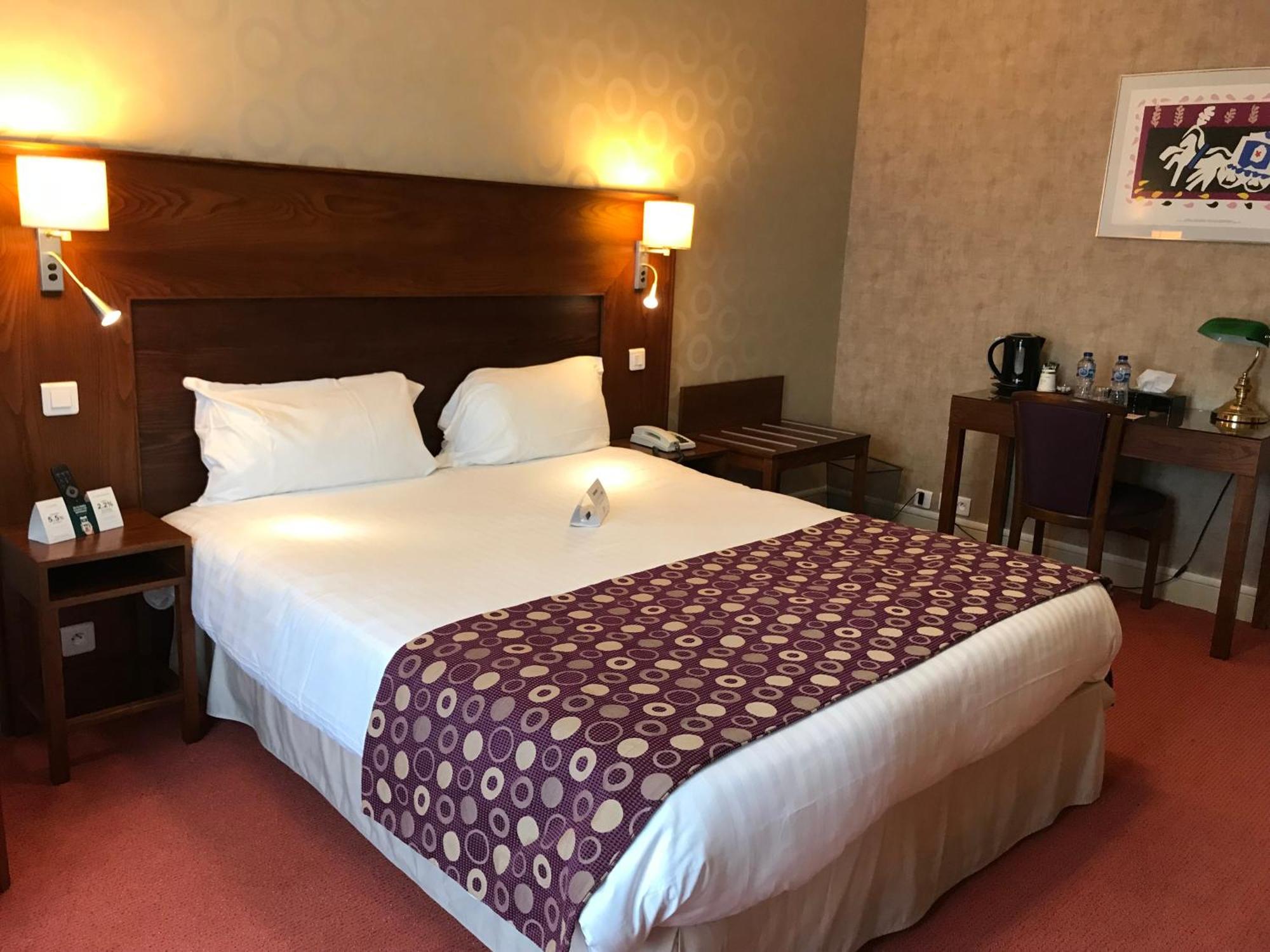 Logis Hotel & Restaurant La Paix Le Nouvion-en-Thierache Dış mekan fotoğraf