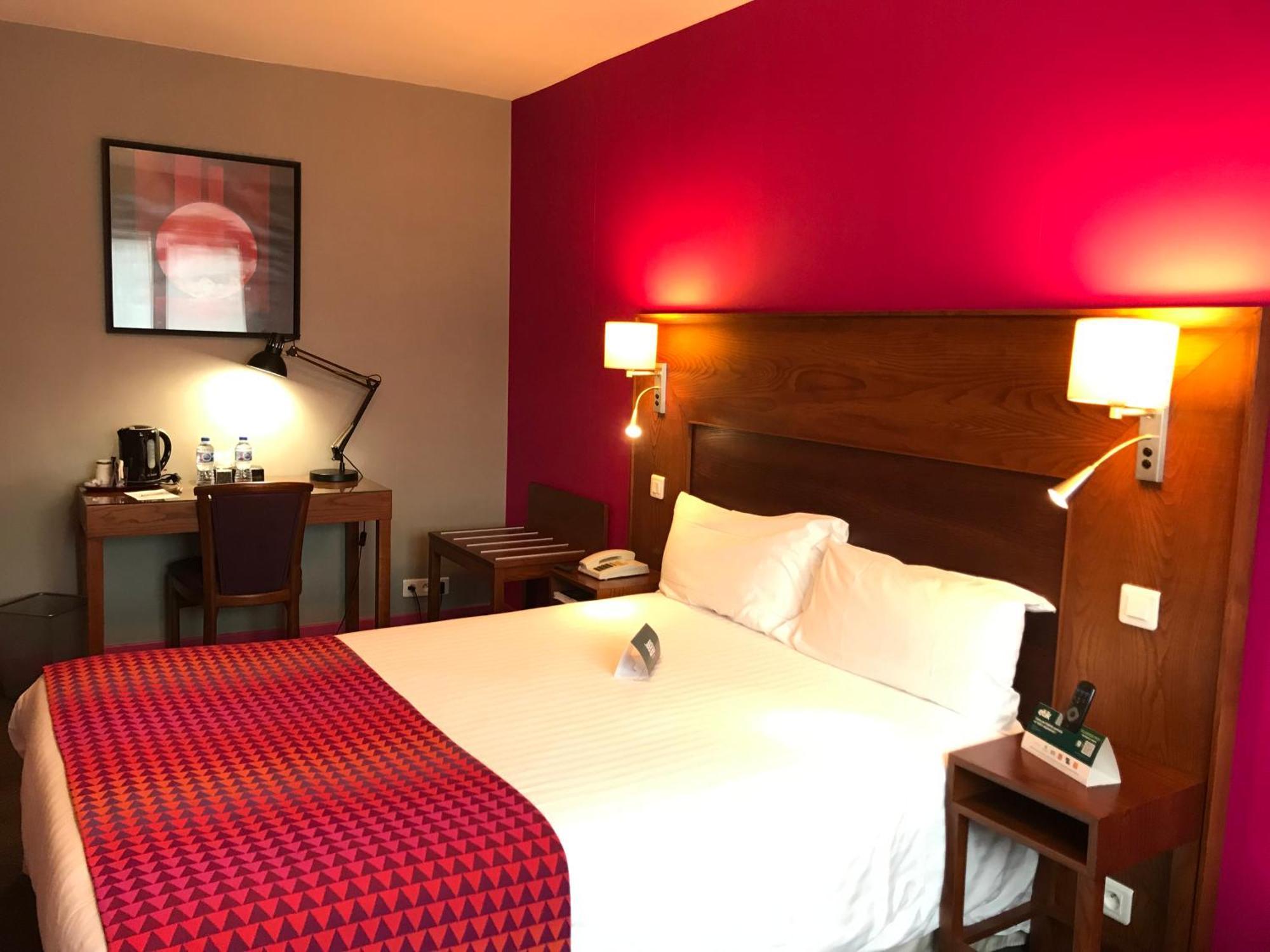 Logis Hotel & Restaurant La Paix Le Nouvion-en-Thierache Dış mekan fotoğraf