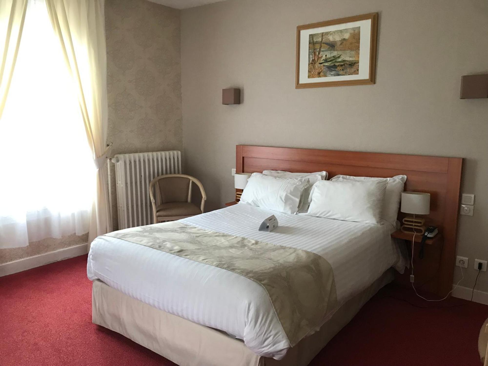 Logis Hotel & Restaurant La Paix Le Nouvion-en-Thierache Dış mekan fotoğraf