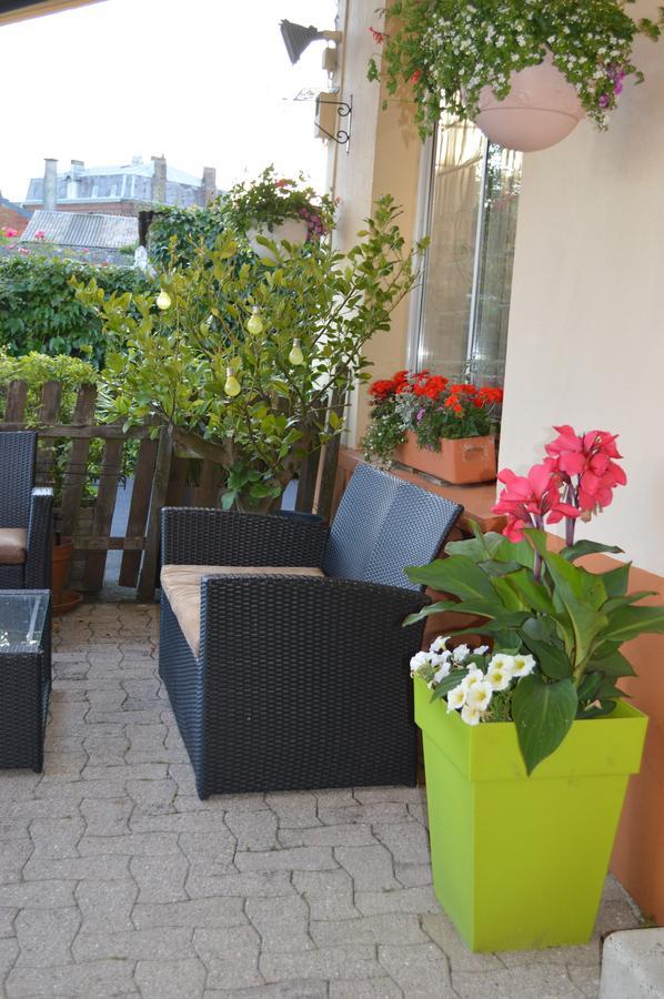 Logis Hotel & Restaurant La Paix Le Nouvion-en-Thierache Dış mekan fotoğraf