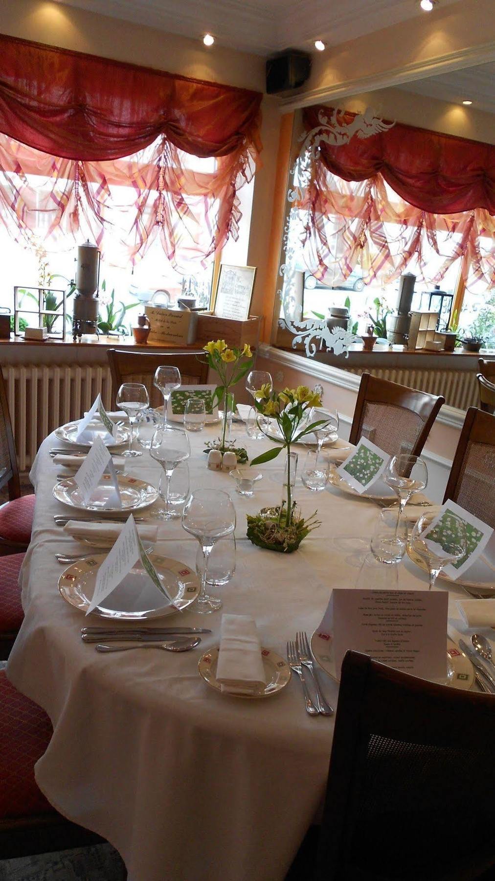 Logis Hotel & Restaurant La Paix Le Nouvion-en-Thierache Dış mekan fotoğraf