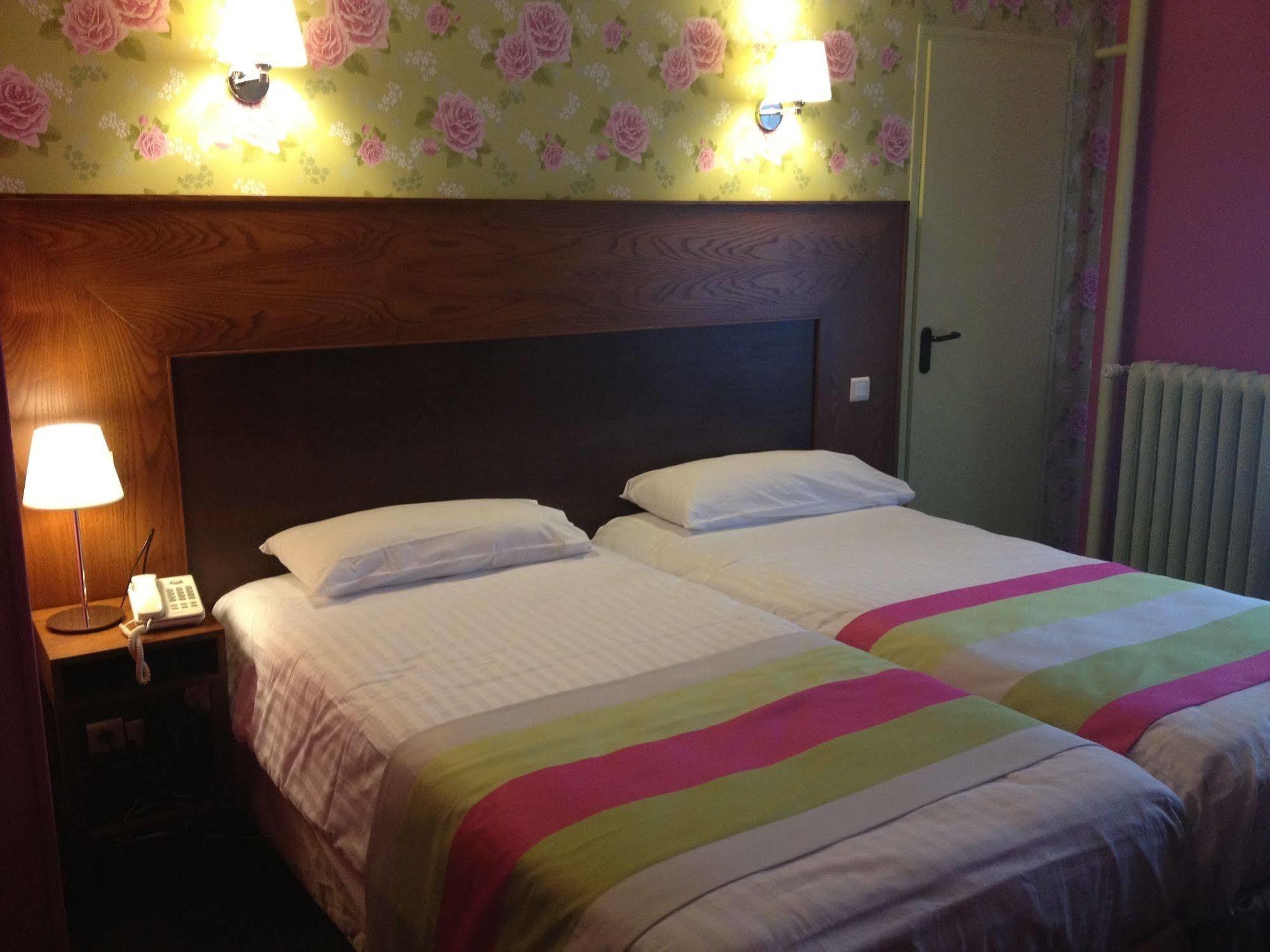 Logis Hotel & Restaurant La Paix Le Nouvion-en-Thierache Dış mekan fotoğraf