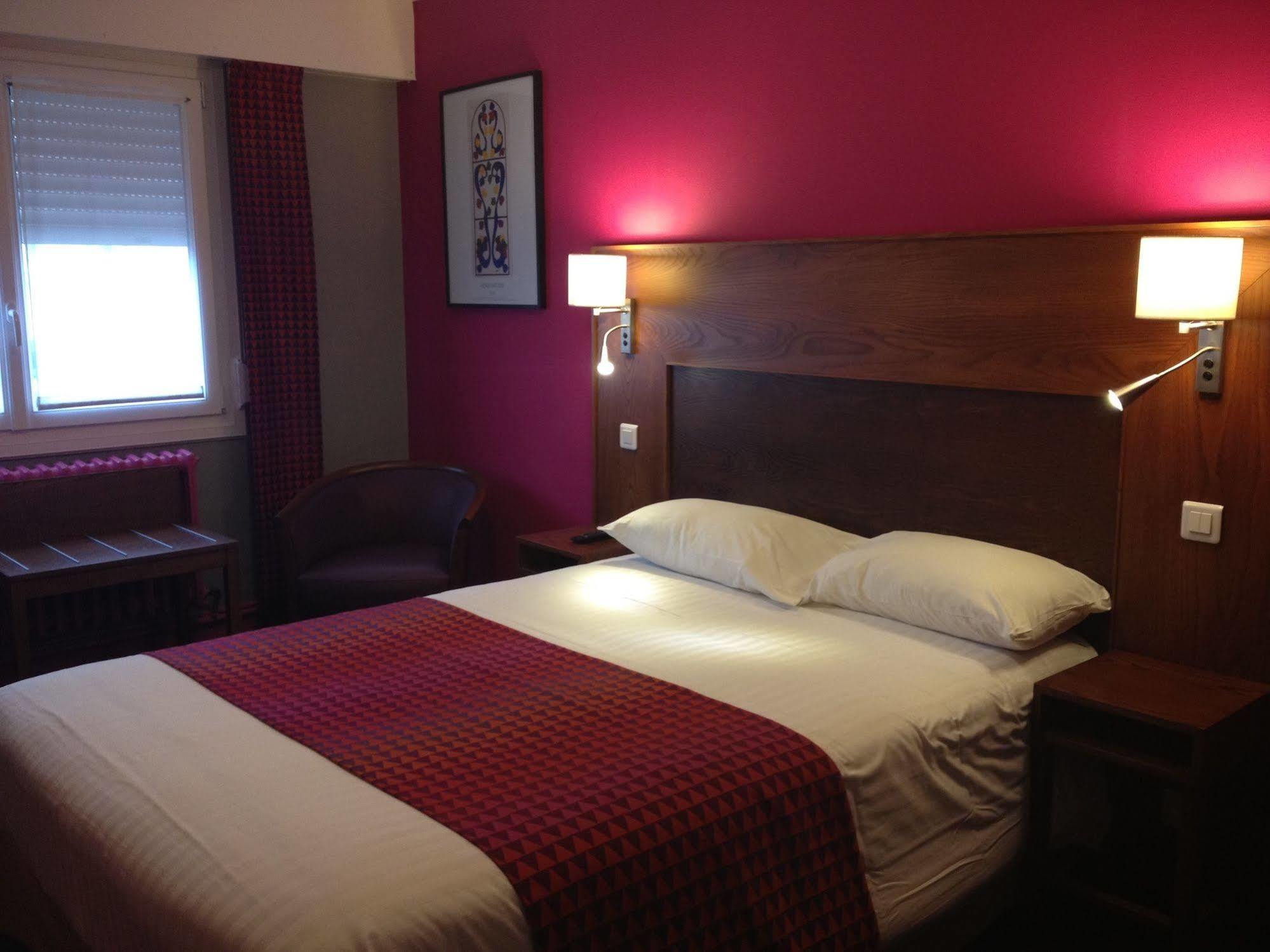 Logis Hotel & Restaurant La Paix Le Nouvion-en-Thierache Dış mekan fotoğraf